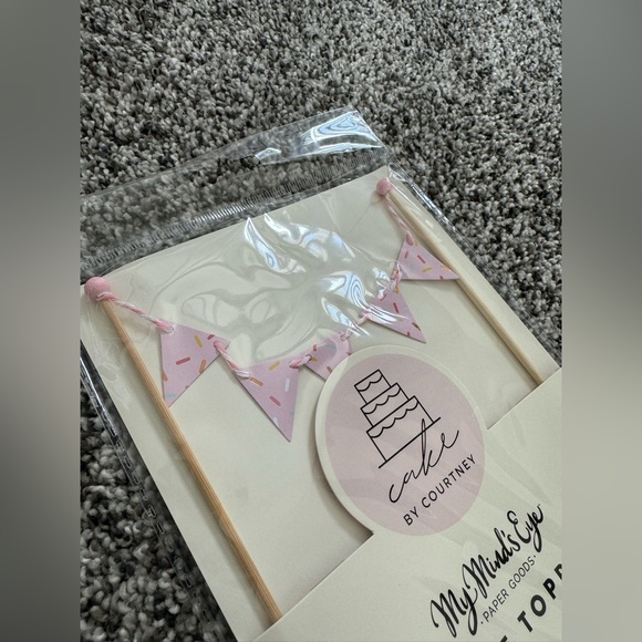 My Mind's Eye Sprinkle Mini Pendant Cake Topper - Picture 2 of 5